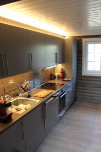 Kitchen2.jpg