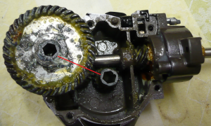 Achse vom Zahnrad abgegammelt... - Kopie.png