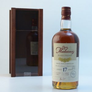 malecon-rare-proof-17-yo-panama-rum-07l.jpg