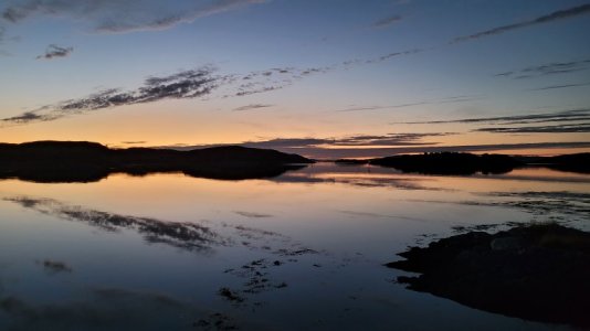 Abelvaer_nächtliche Stimmung vom Hafen aus.jpg