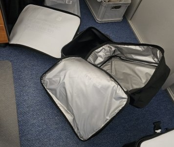 Flugtaschemit innen.jpg