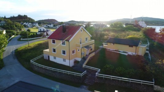 CE Cabin 1 - Exterior and Neigbourhood.JPG CE Cabin 1 - Exterior and Neigbourhood.JPG