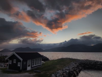 IMG_20250520_222955_HDR.jpg IMG_20250520_222955_HDR.jpg