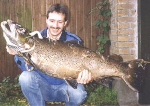 monster mefo 108 cm 68 cm Umfang 16,3 kg.jpg