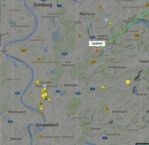 SK818 Anflug Düsseldorf.JPG