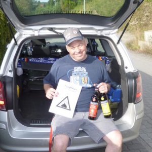 Die drei wichtigsten Dinge für Natur pur sind,
Gesangsbuch, Teamkappe und Blutaustauschkonserven wegen der Mücken.