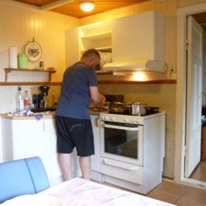 Der fette koch bei der Arbeit