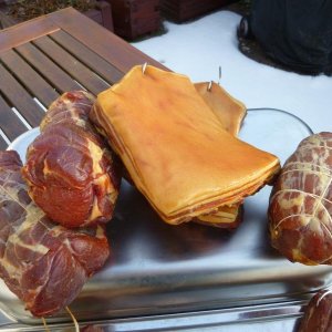 Kammschinken, Speck und Nusschinken