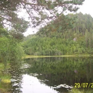 Bergsee hinterm Haus