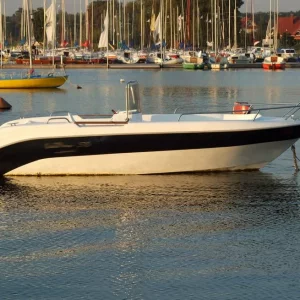 Konsolenboot 570 mit 60 PS
