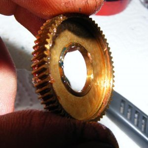 Das gemisch aus Öl und Fett kraucht bis in die hinterste Bremsscheibe