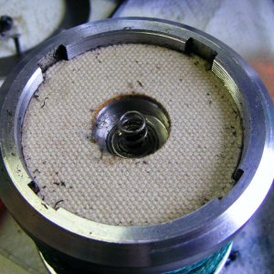 Dei bremsscheibe der Okuma, etwas flusenbildung und reste des Abribs durch den Montagefehlers