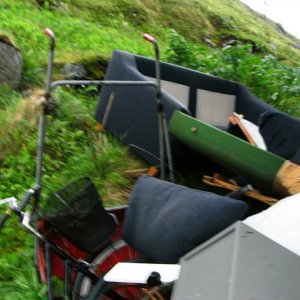 Müll direkt unter dem Fenster einiger Schlafzimmer