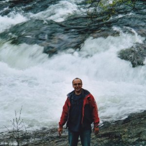 Ich vorm Wasserfall