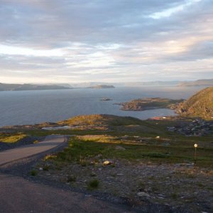 Ausblick von Artic View (Oberhalb von Havoysund bei den Windrädern)