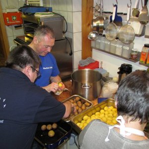 Kompanieeeeee, antreten zum pellen.