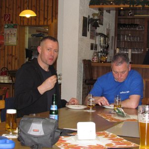 ... immer rein mit der Torte.