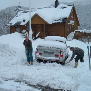 Ostern2012 Martin beim "angeln" , keine Möglichkeit, zum Räucherofen zu kommen, genauso filetieren/trocknen...