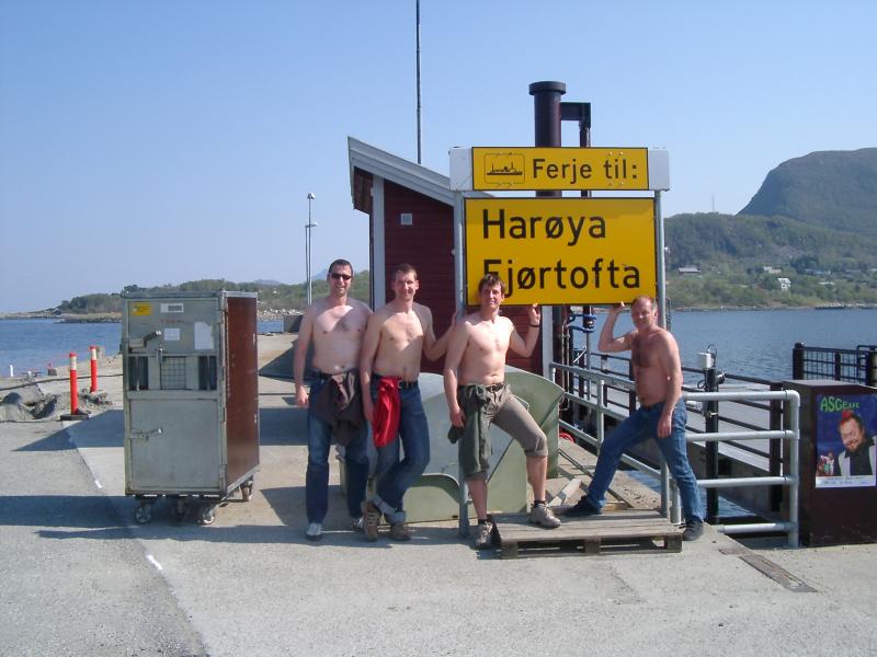 Am Fähranleger in Brattvag, von wo die Fähre nach Fjörtoft fuhr.