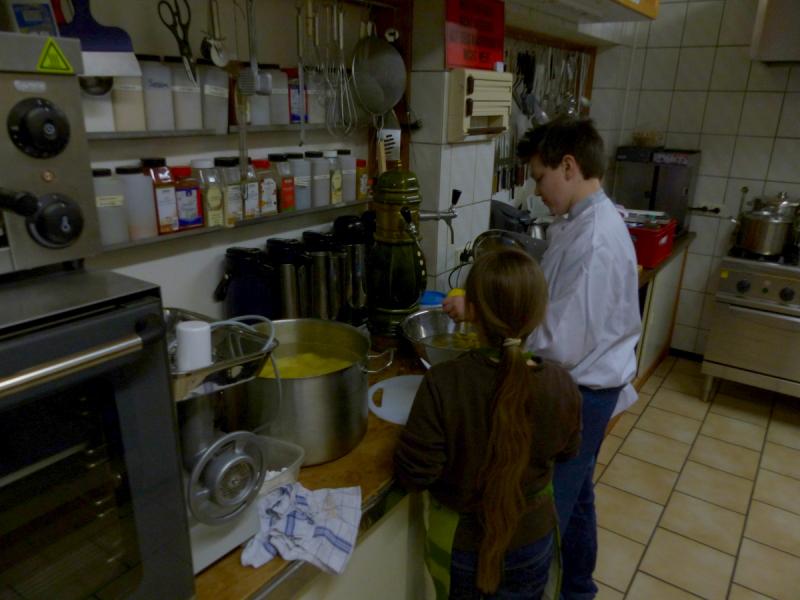 Auch die Jugend wirkte mit.