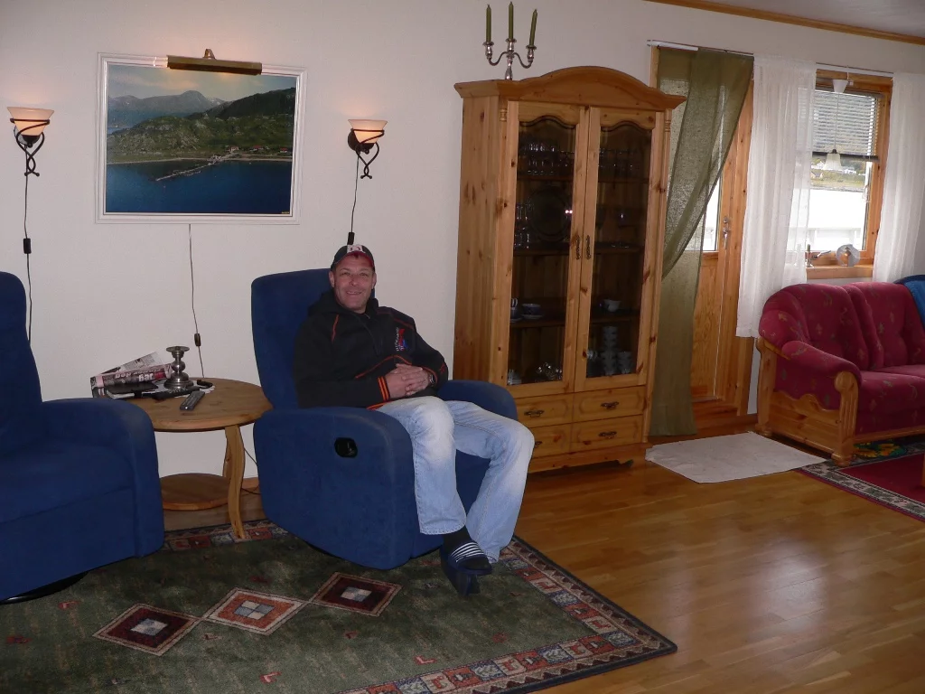 das große Wohnzimmer mit Fernsehecke