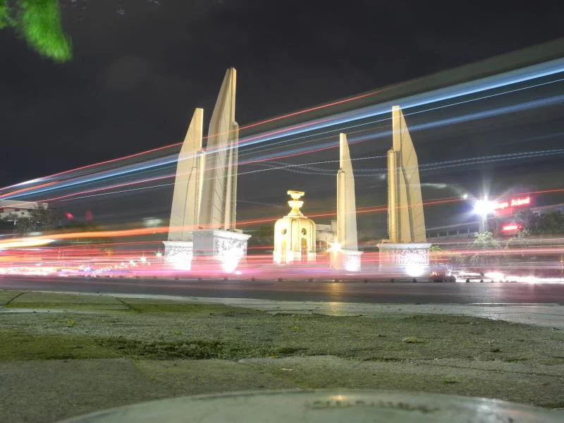 democracy monument