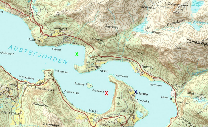 der Austefjord: blaues X = Ferienhaus
rotes X = Stelle an der der Butt biß
grünes X = absolute Top-Köhler-Stelle
Bildquelle: http://kart.kystverket