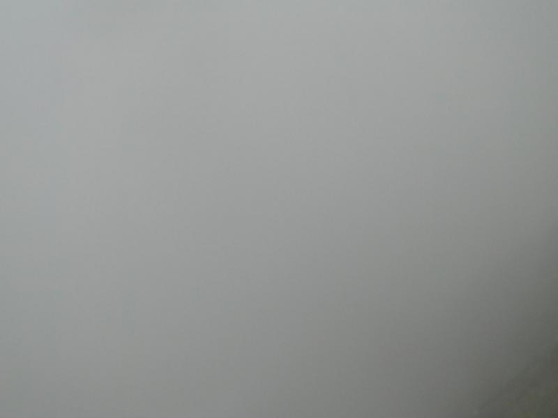 der wohl nebligste blick auf die trollstiegen, den man sich vorstellen kann....
da muss ich wohl nochmal hin :-)