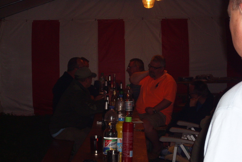 Die sitzen ja immer noch