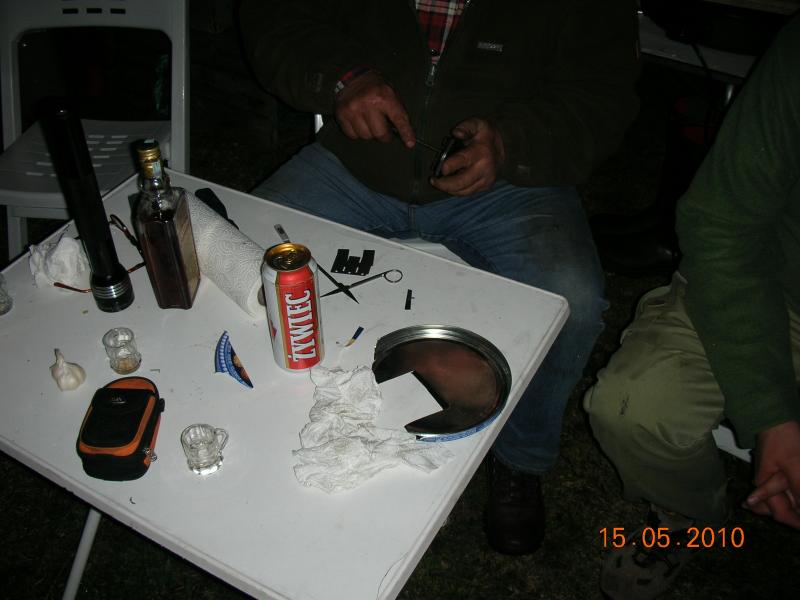 Doch nach einem Tag kams ganz dicke,
das Flatterventil vom Hauptmotor hats zerlegt,Feierabend-nix geht mehr!
Ersatzteil in 3 Wochen....