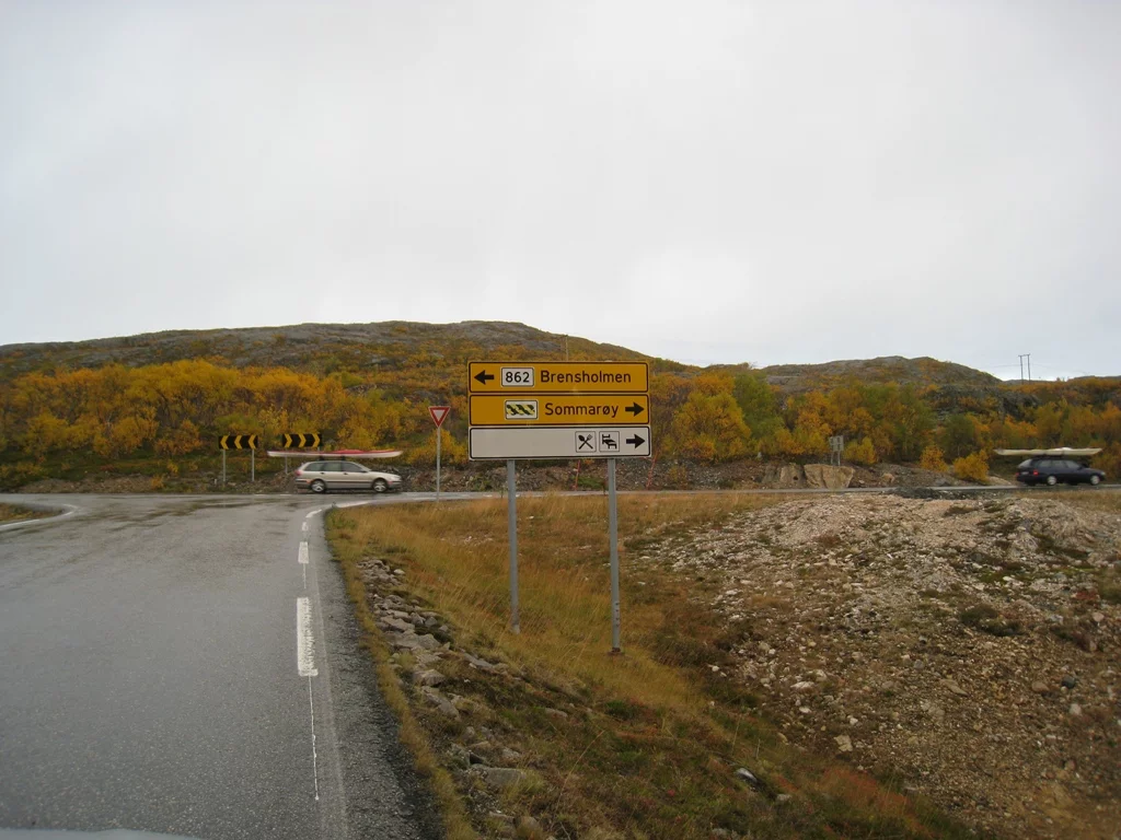 Einkaufen und tanken in Brensholmen.. auch mit dem Boot in 15 Minuten erreichbar