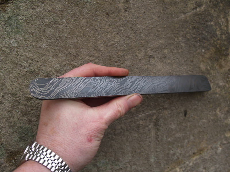 Explosionsdamast gedreht