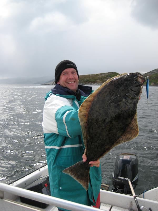 Heilbutt mit Spinnrute in 20 Meter auf Eisele Pilker
