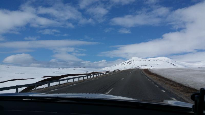 Hinfahrt über die Berge von Schweden
