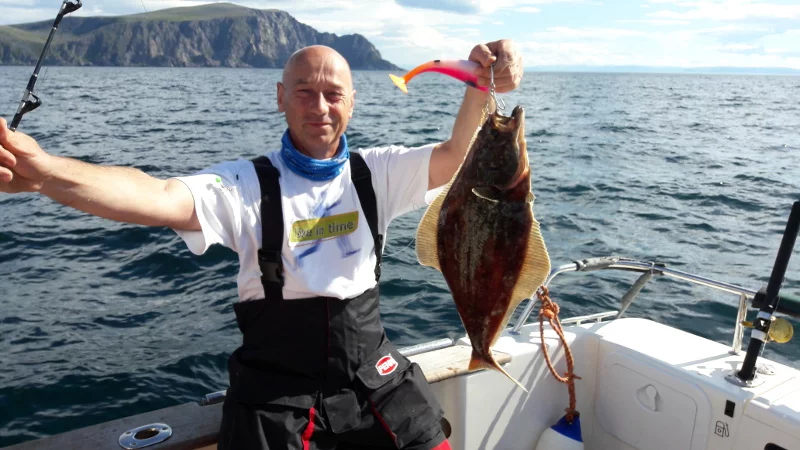 Jürgen mit dem ersten Heilbutt seines Lebens
