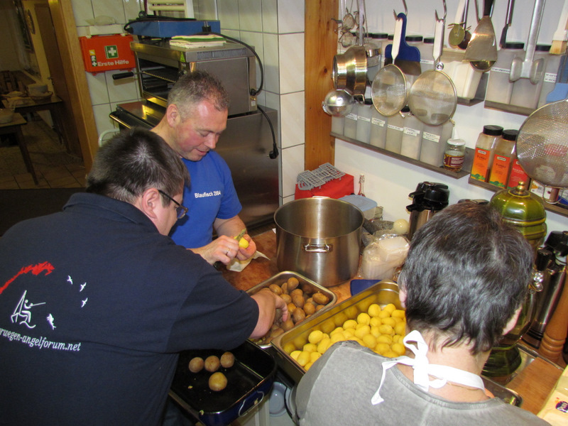 Kompanieeeeee, antreten zum pellen.