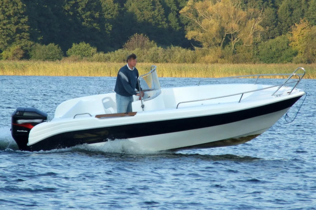 Konsolenboot 570 mit 60 PS