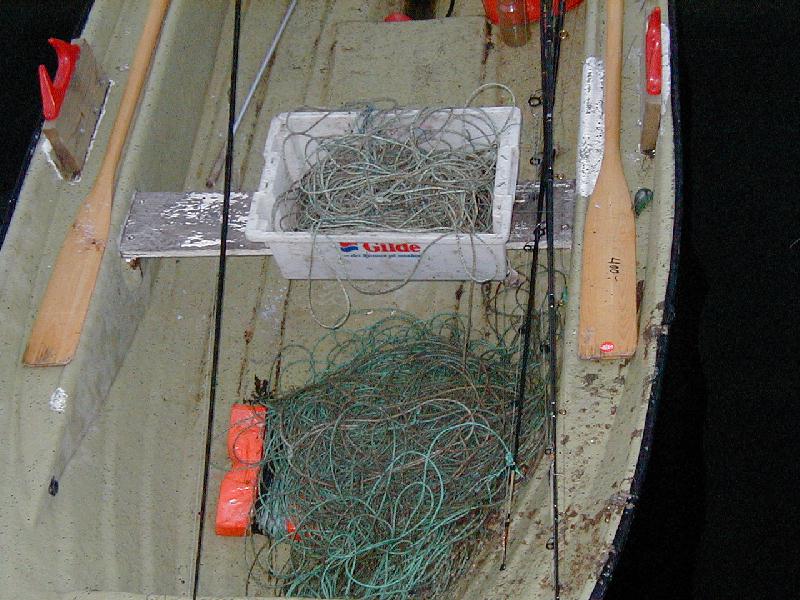 Langleine. Was man so in Norge alles fängt. Nach 2 stündigem Drill hatte ich diese alte leine aus 200m tiefe  erst einmal an der Oberfläche, dann mußt