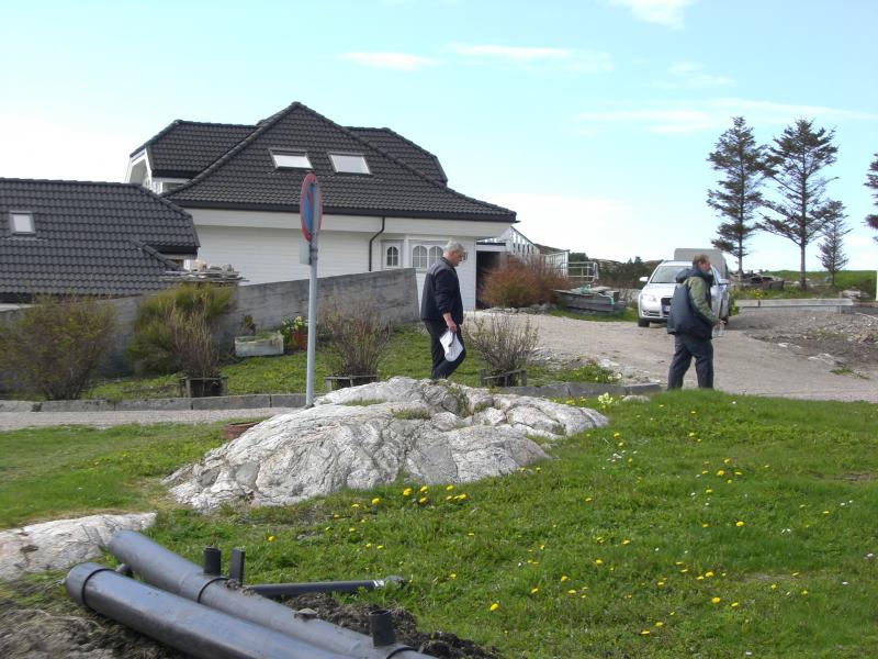 Links im Hintergrund ist dann Ole sein kleines Haus mit den Wohnungen 100a und b zu sehen