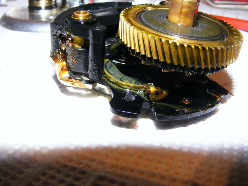 mit Retinol  Konservierungsfett abgeschmiert, Böser Fehler , das fett verliert sehr schnell an konsistenz und verharzt