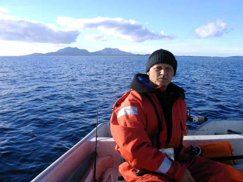 on Tur, im Hintergrund VEGA