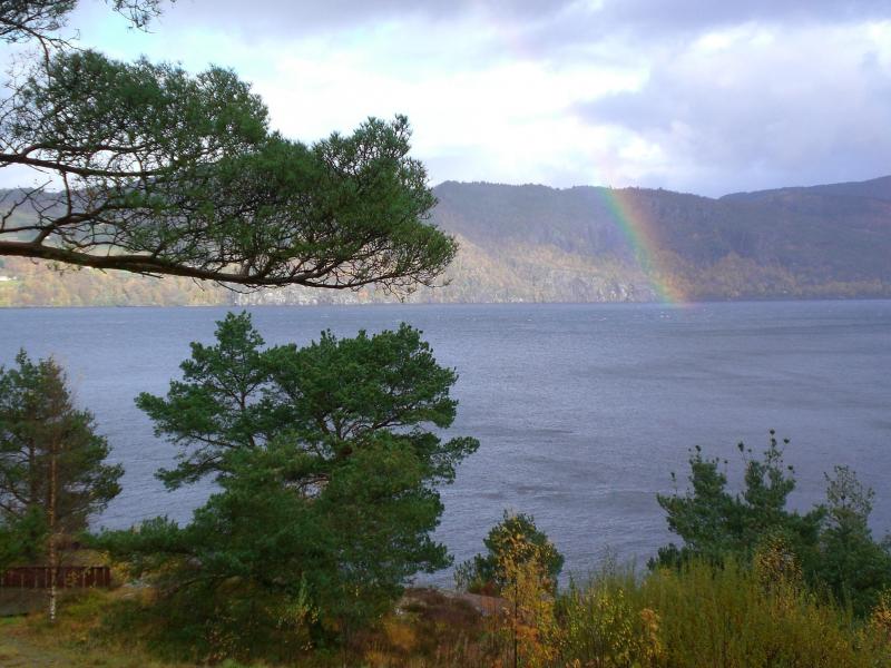 Regenbogen vor Randoy