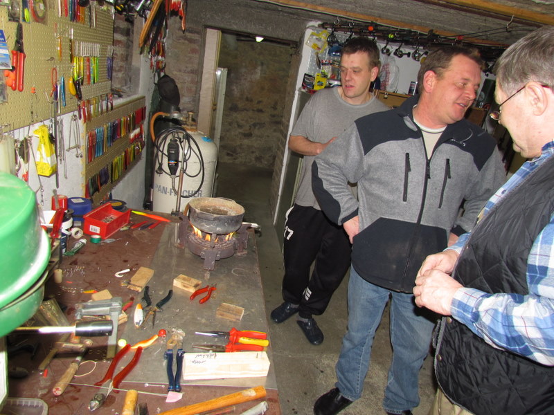 Thorsten, Uwe und Joachim in der Werkstatt